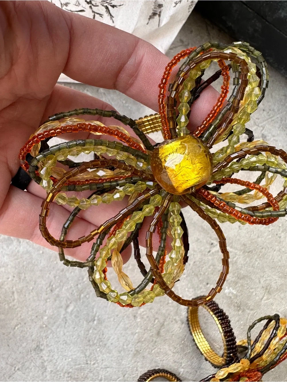 Set of 4 Pier 1 Beaded Flower Napkin Rings - Amber & Gold Tones
